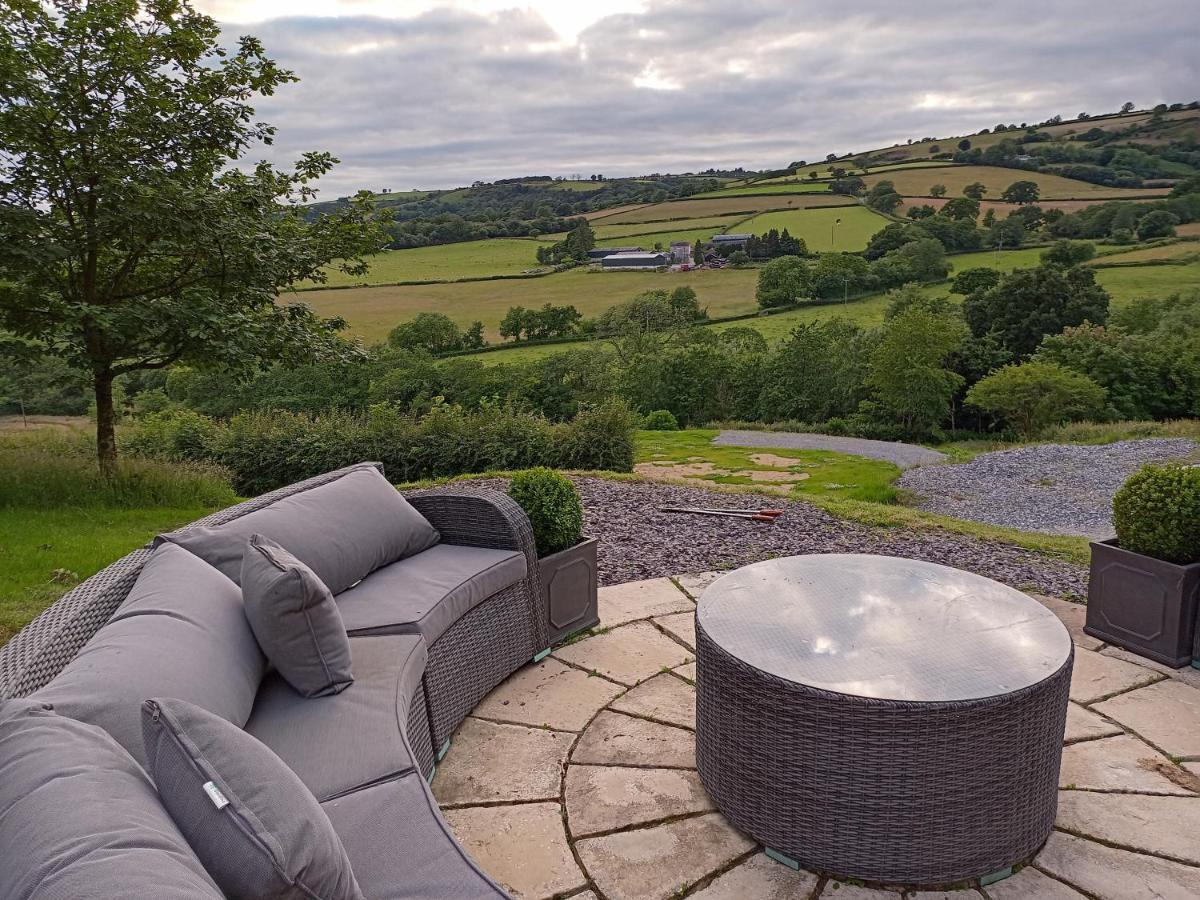 Hotel Oak Tree Farm Llanfynydd Zewnętrze zdjęcie